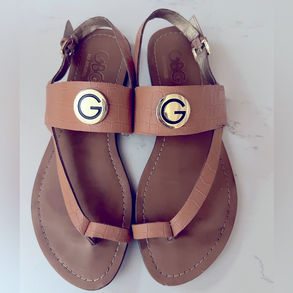 GBG Los Angeles - Tan Toe Ring Sandals - Sz 7